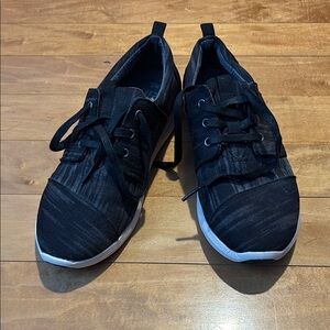 Stylish Black Tom’s Sneakers